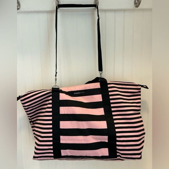 Victoria’s Secret travel/tote bag - Picture 2 of 6